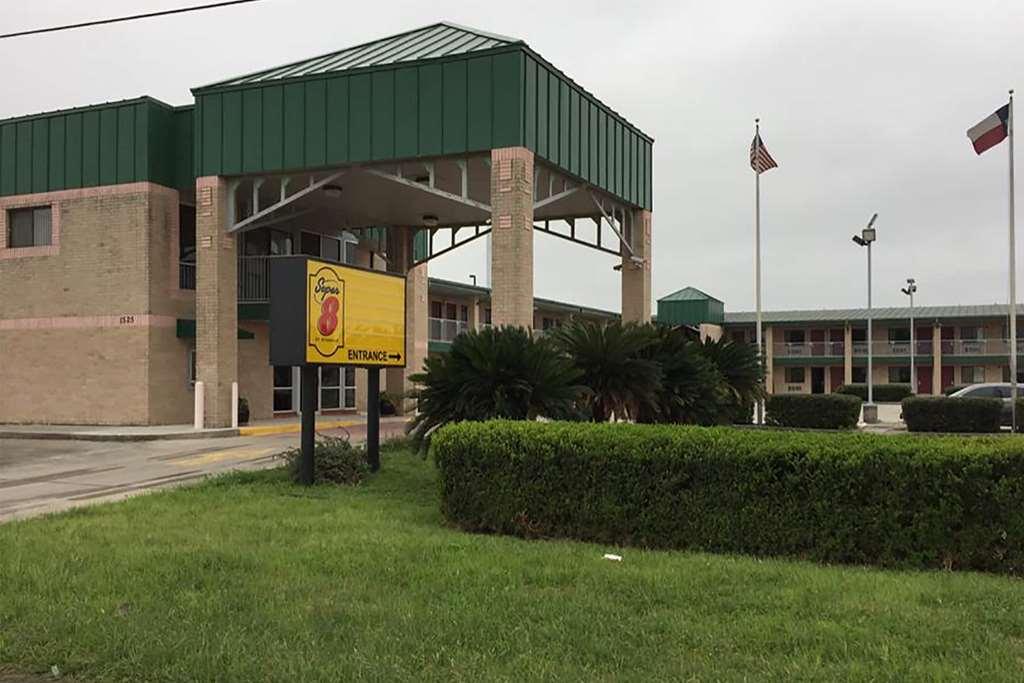 Hotel Super 8 By Wyndham Seguin Esterno foto