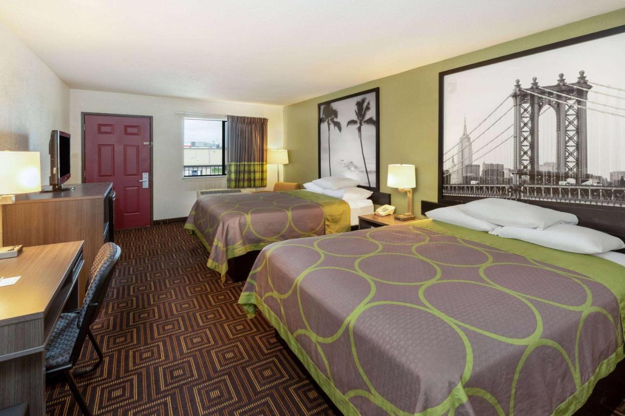 Hotel Super 8 By Wyndham Seguin Esterno foto
