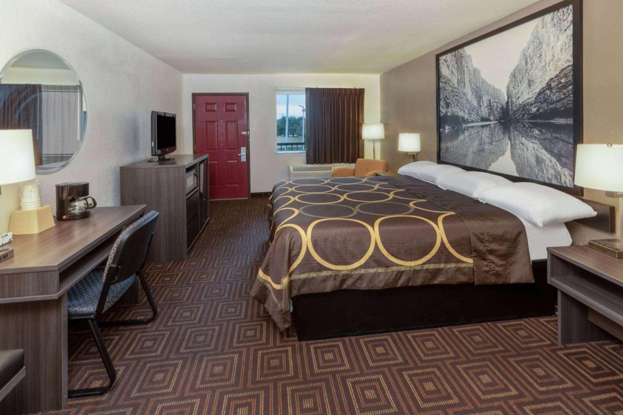 Hotel Super 8 By Wyndham Seguin Esterno foto