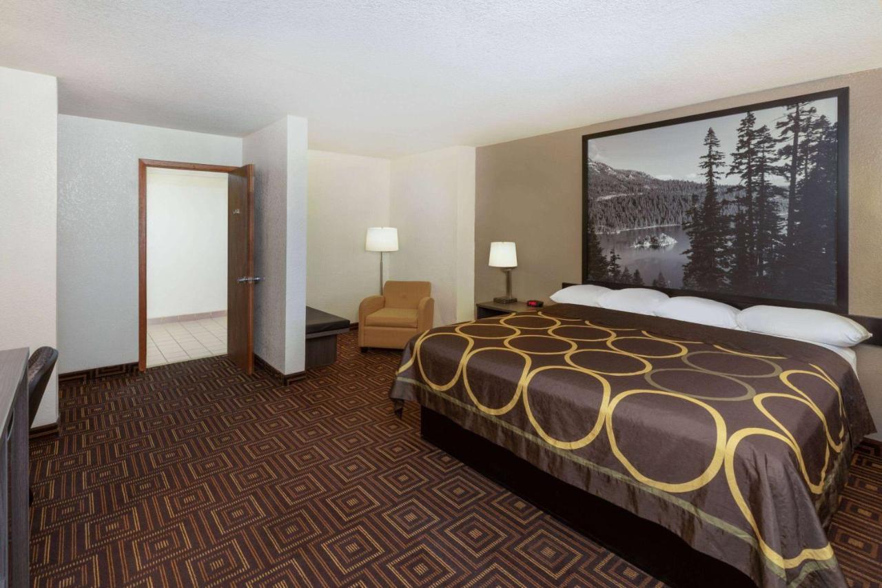 Hotel Super 8 By Wyndham Seguin Esterno foto