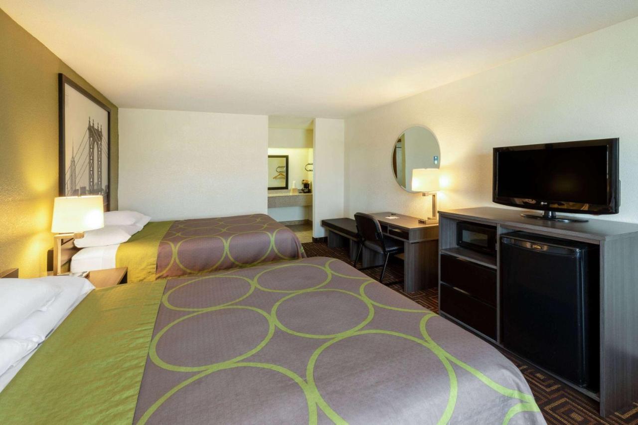 Hotel Super 8 By Wyndham Seguin Esterno foto