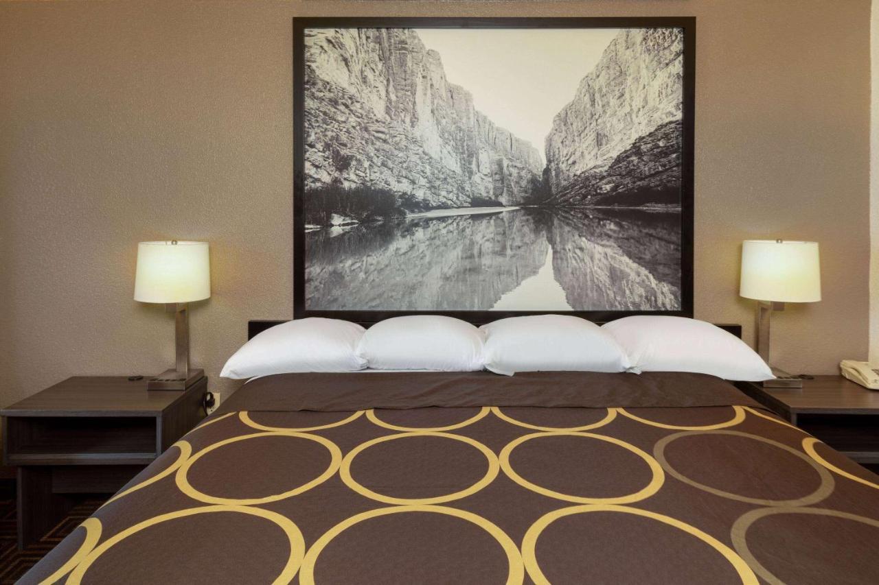 Hotel Super 8 By Wyndham Seguin Esterno foto