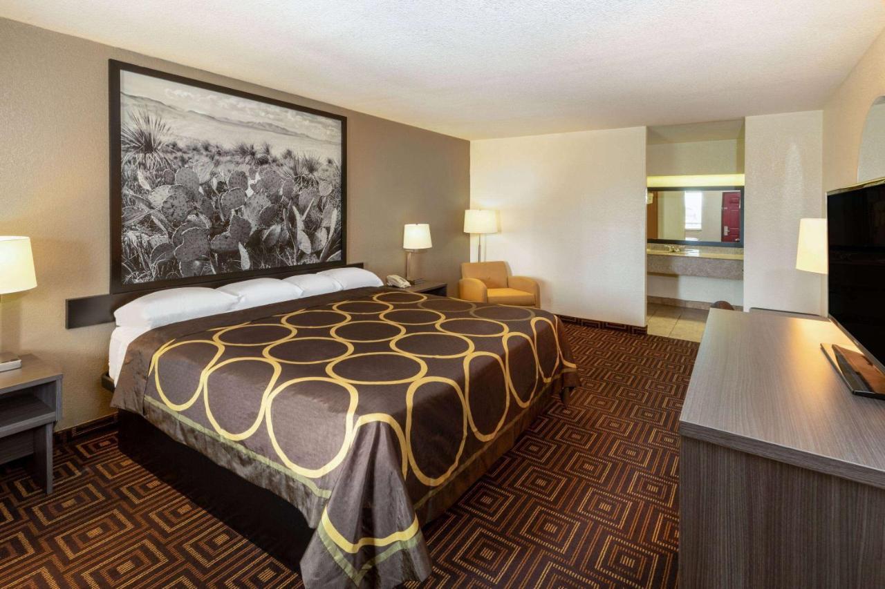 Hotel Super 8 By Wyndham Seguin Esterno foto