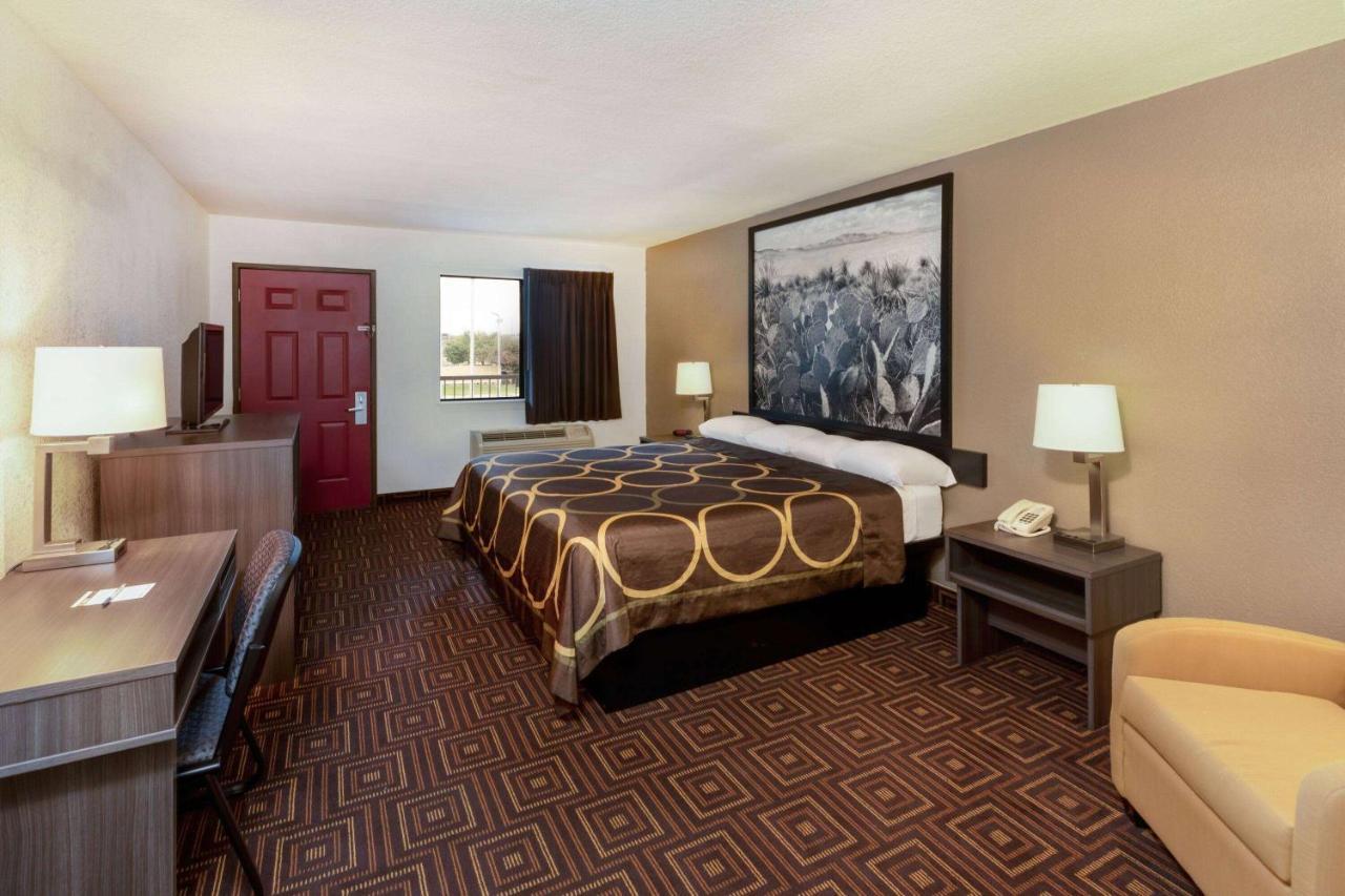 Hotel Super 8 By Wyndham Seguin Esterno foto