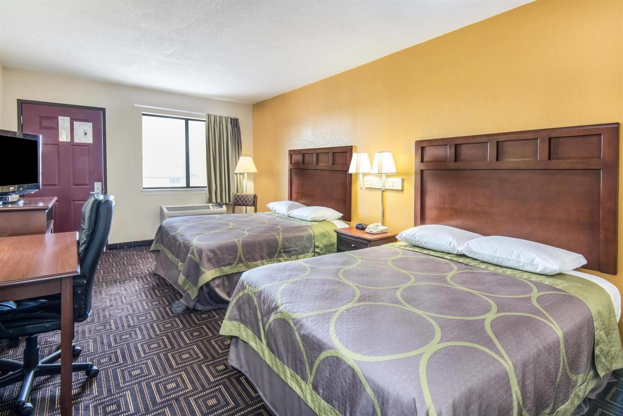 Hotel Super 8 By Wyndham Seguin Esterno foto