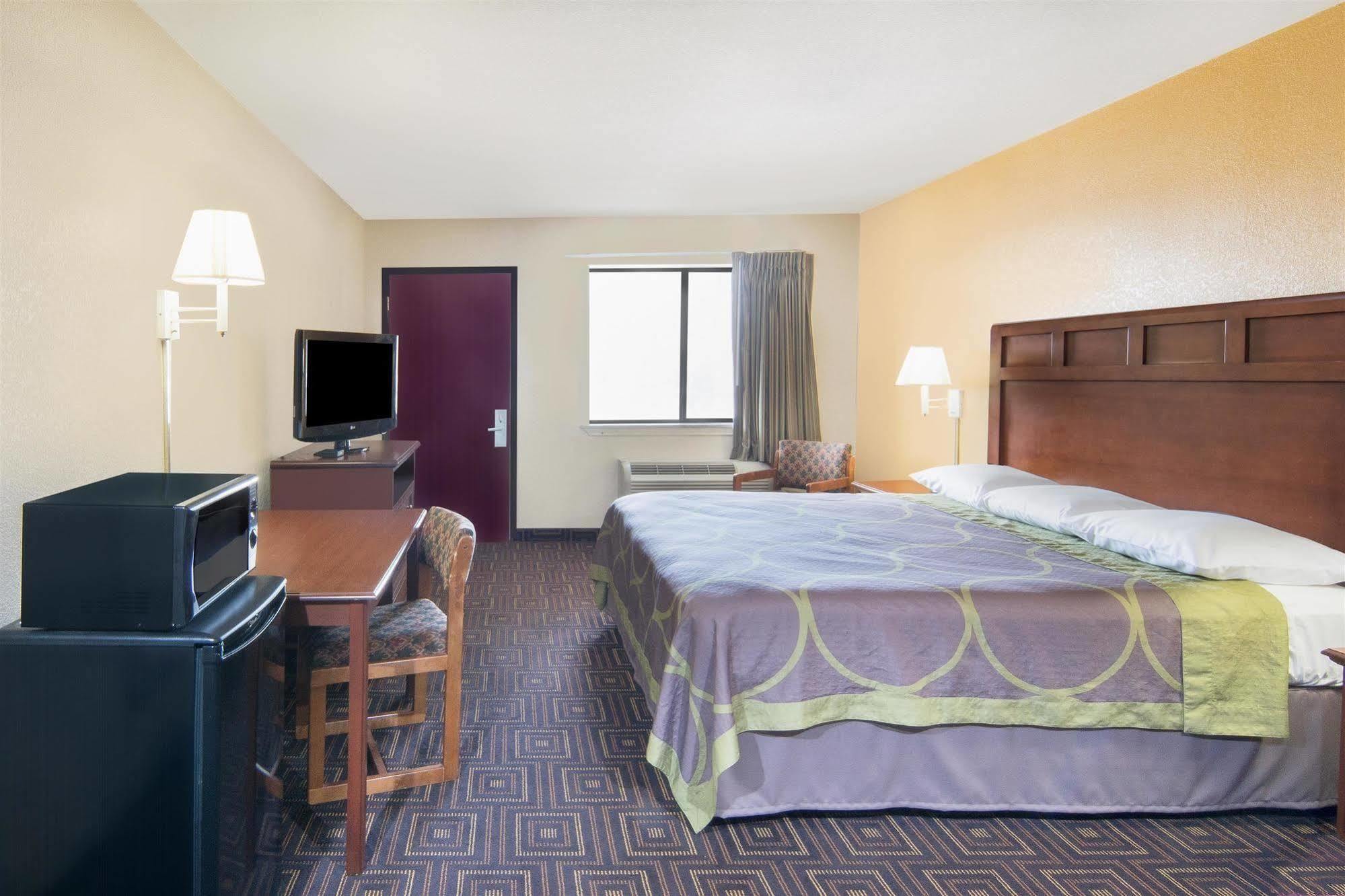 Hotel Super 8 By Wyndham Seguin Esterno foto