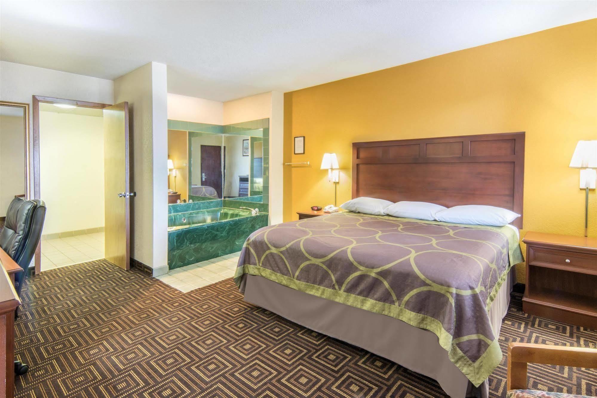 Hotel Super 8 By Wyndham Seguin Esterno foto
