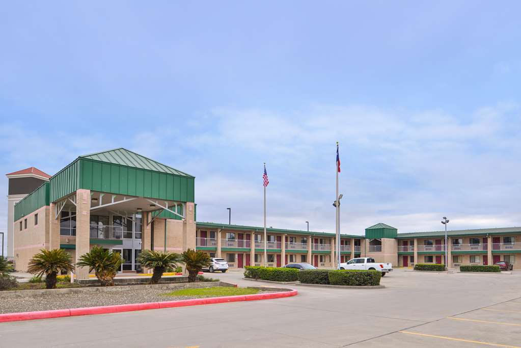 Hotel Super 8 By Wyndham Seguin Esterno foto